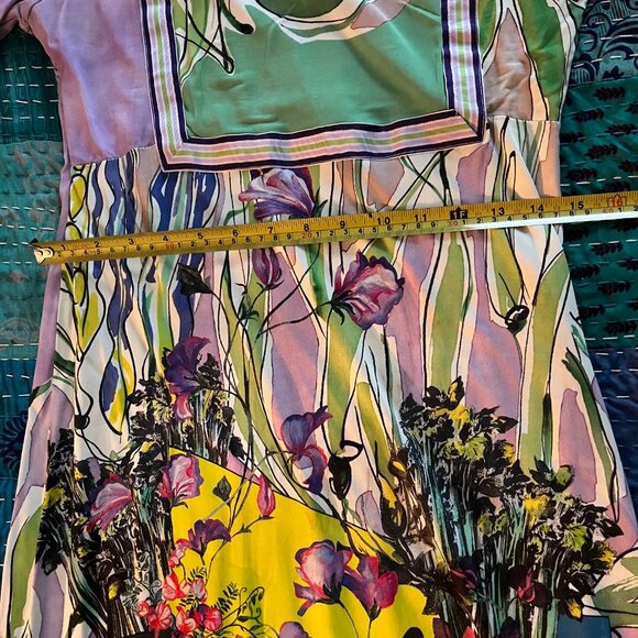 Save the Queen Light Knit Dress - Picture 8 of 10